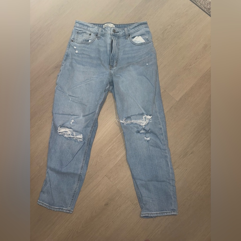 Abercrombie & Fitch “Curve Love” The Mom High Rise Jean
